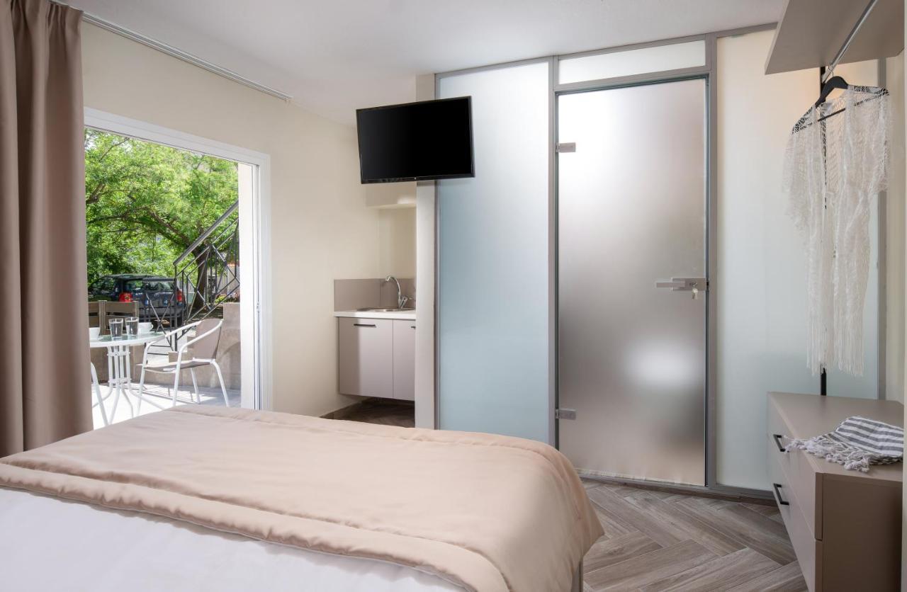 Olenia Luxury Apartments 1 Neos Marmaras Esterno foto